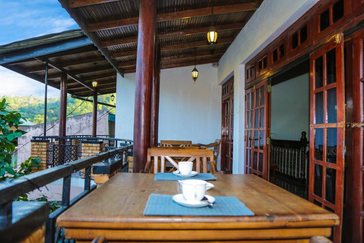 Kandyan Hideout Buitenkant foto